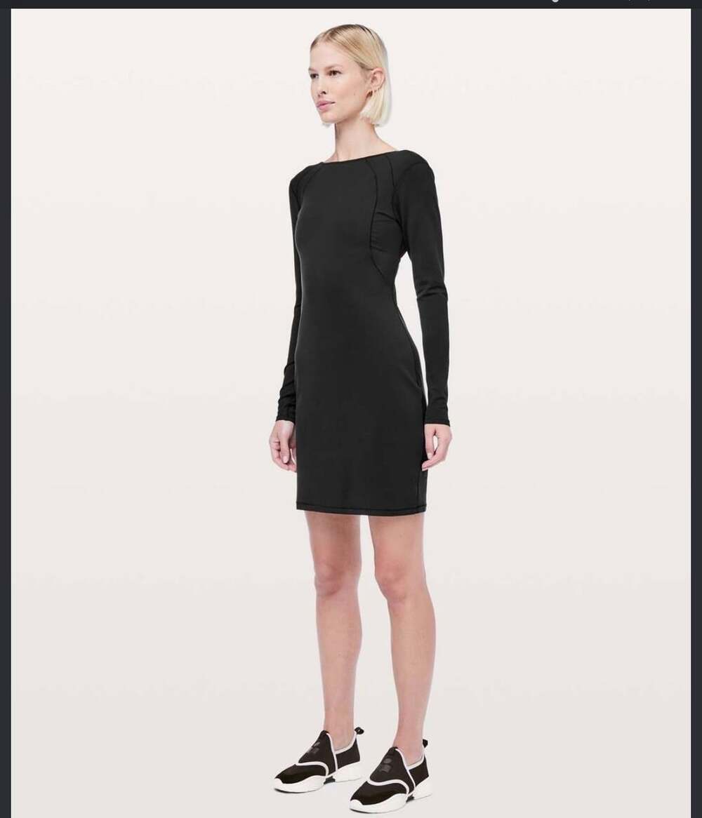 Lululemon Contour Dress *Nulu Size 6 Black Long Sleeve Cutout Back Mini